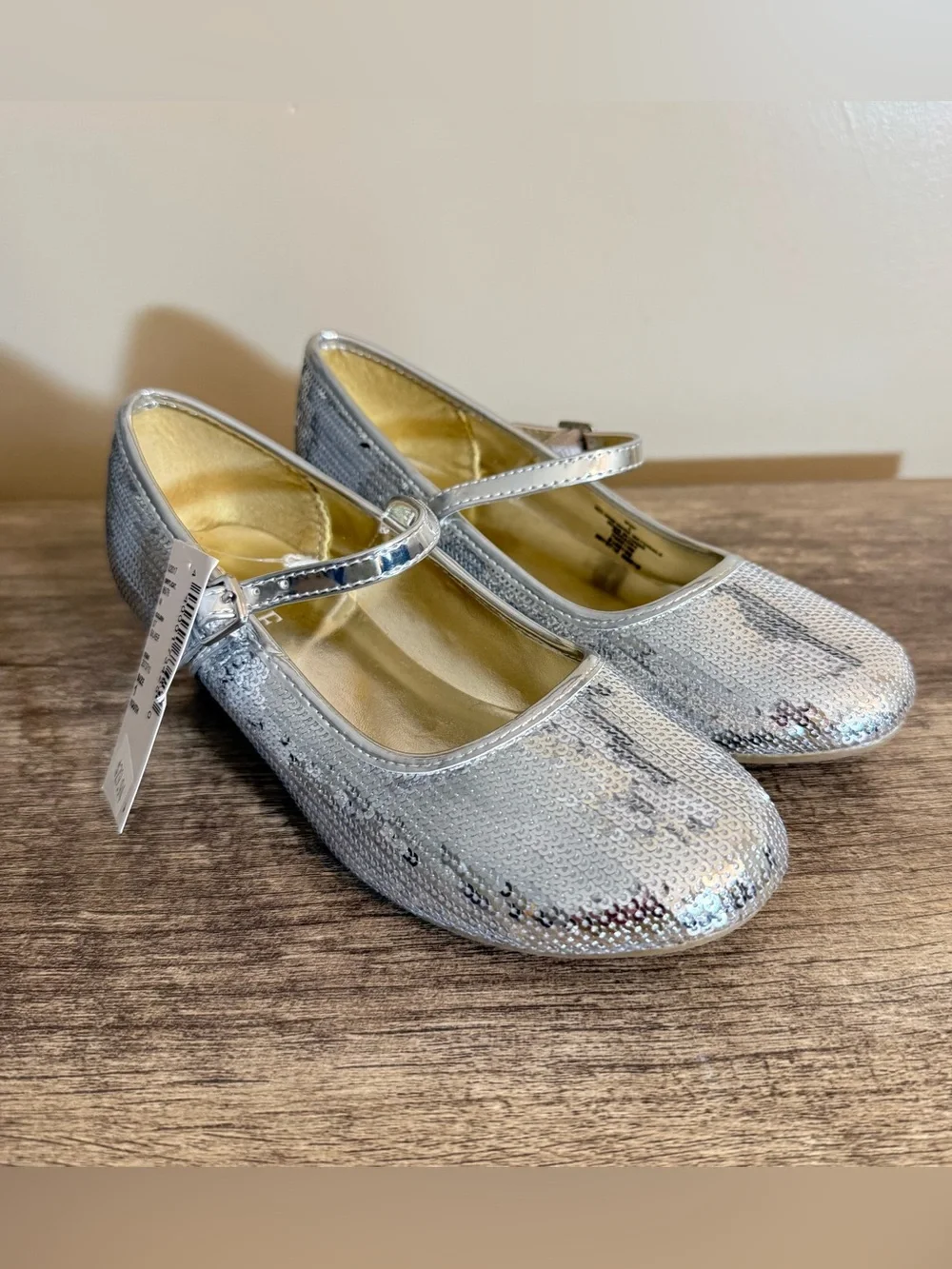 NEW Children’s Place Silver Sequined Heeled Dress Shoes Girls Size 1 Buckle